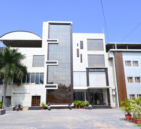 Hotel Grand Basant